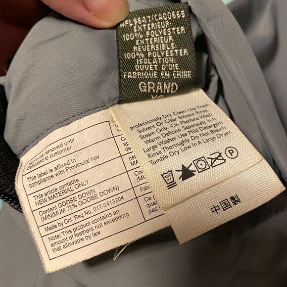 Eddie Bauer Puffer Vest Size XLT Goose Down Black Reversible to Grey Zip Front - Picture 12 of 14